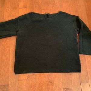 Black Stretchy UNIQLO Sweater